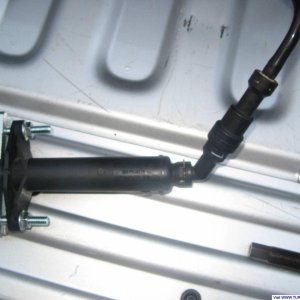 2006 clutch slave cylinder