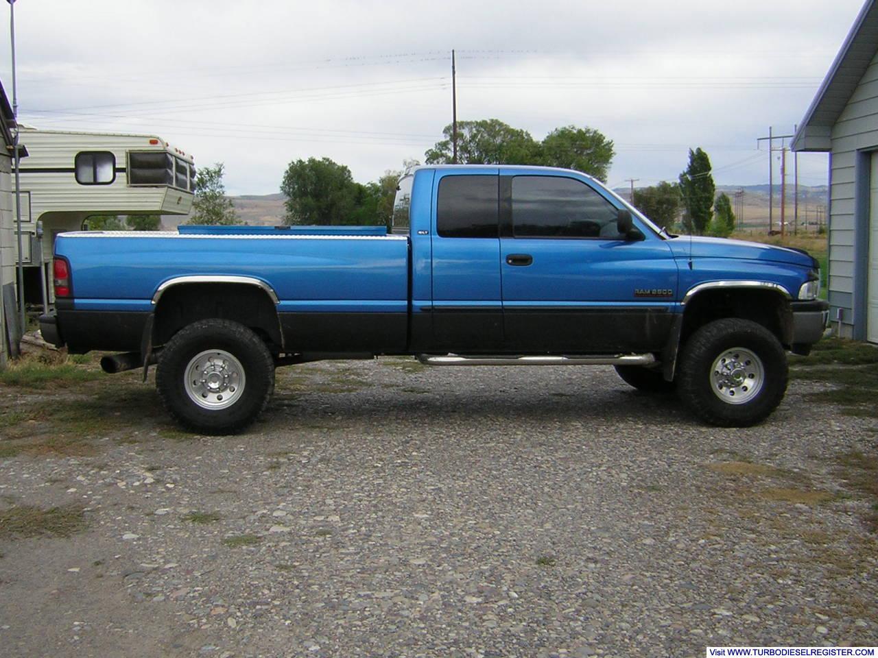 01 with 315's & leveling springs