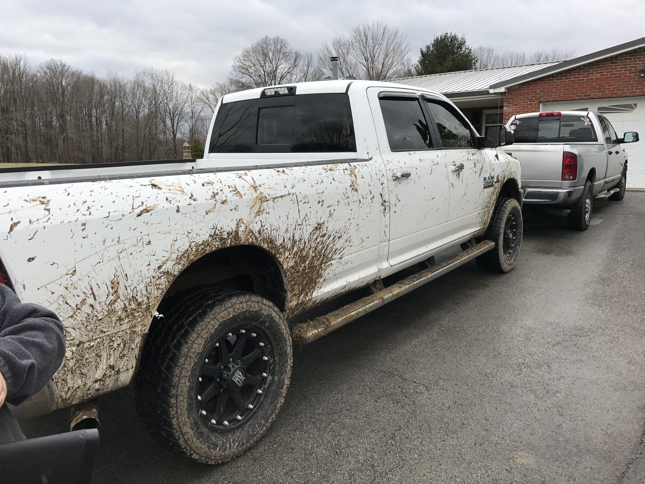 2013 Ram 2500 Lonestar SLT 35's Leveling Kit Dirty