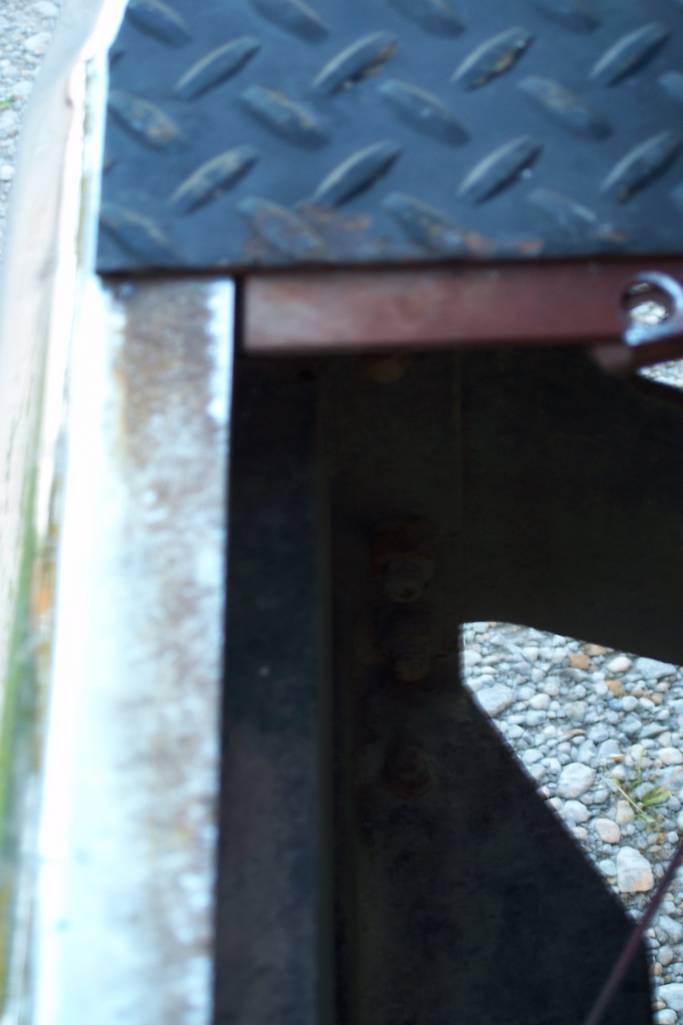 Bumper to mounting bracket right side