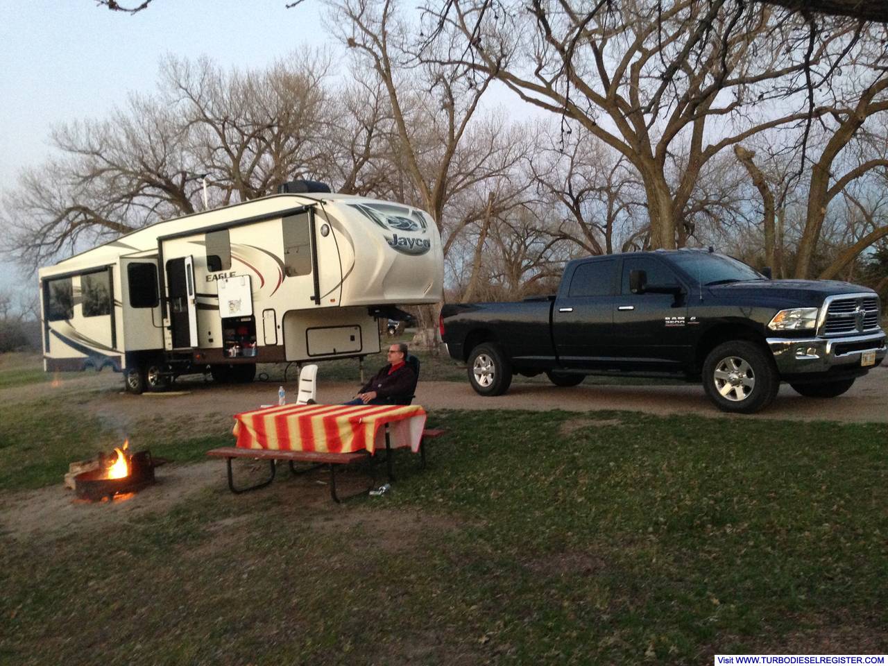 Camper and Truck 2014 3500 SRW LB Crew Cab