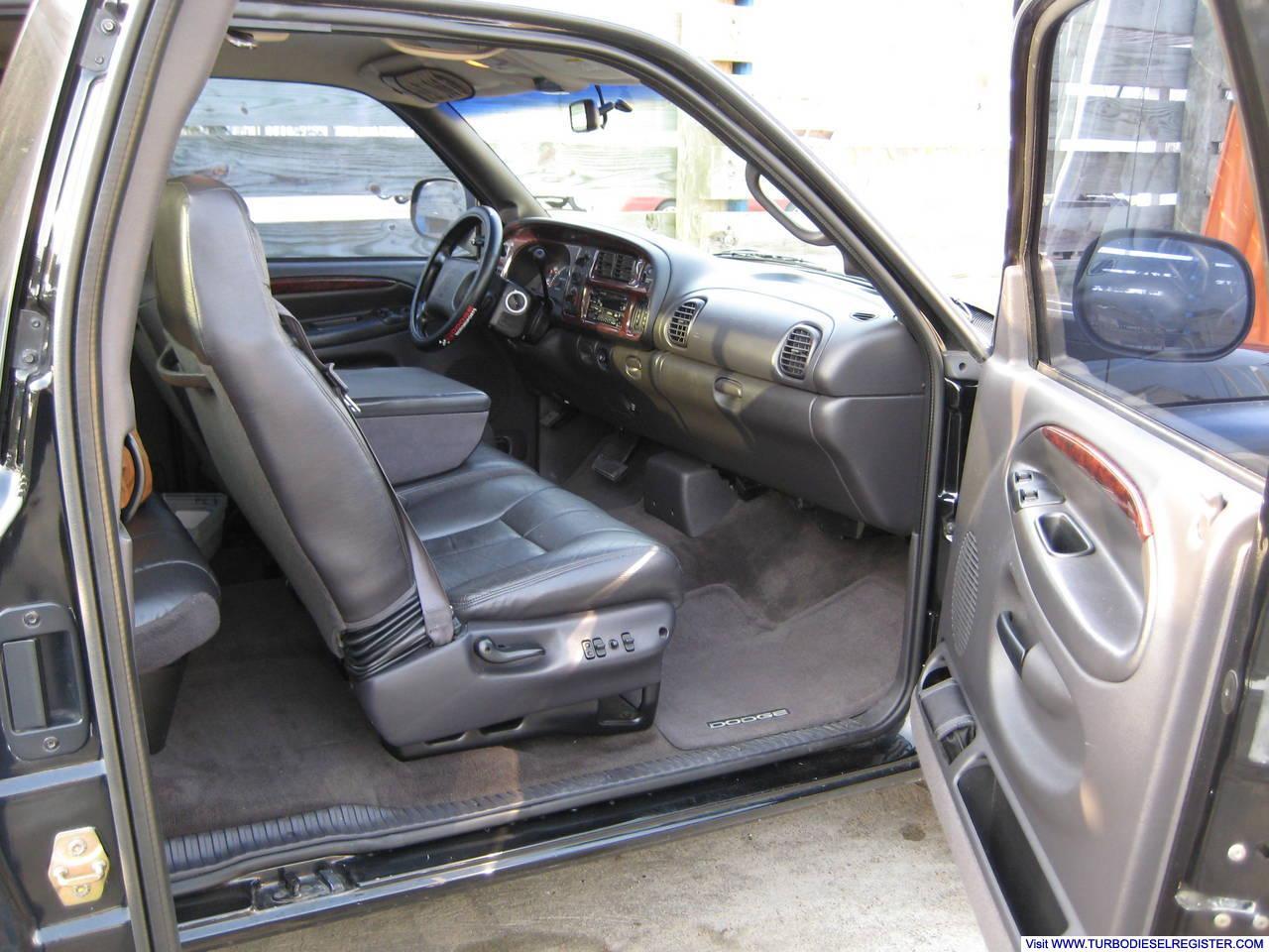 Dual power seats!!