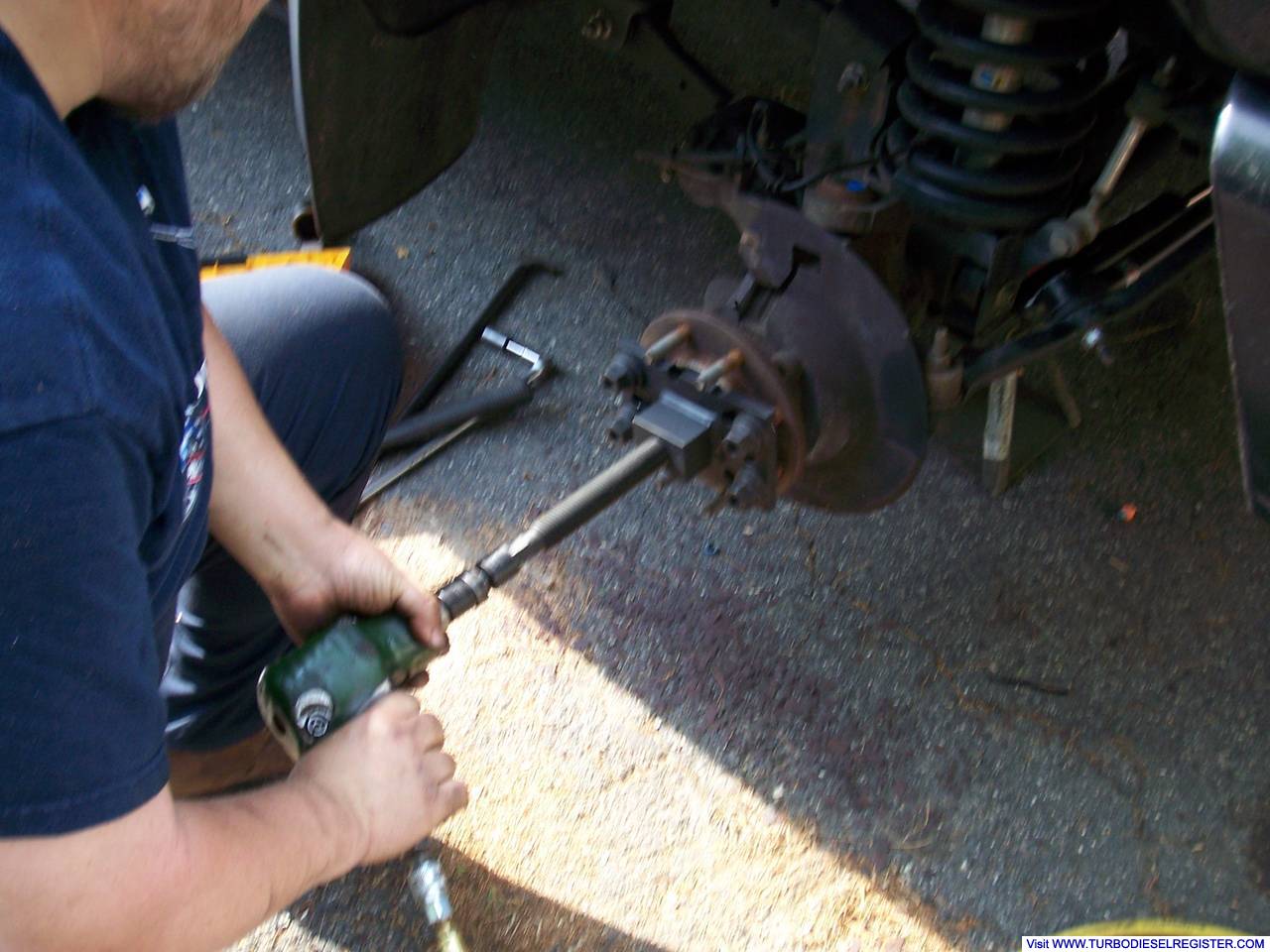 Hub Puller in action