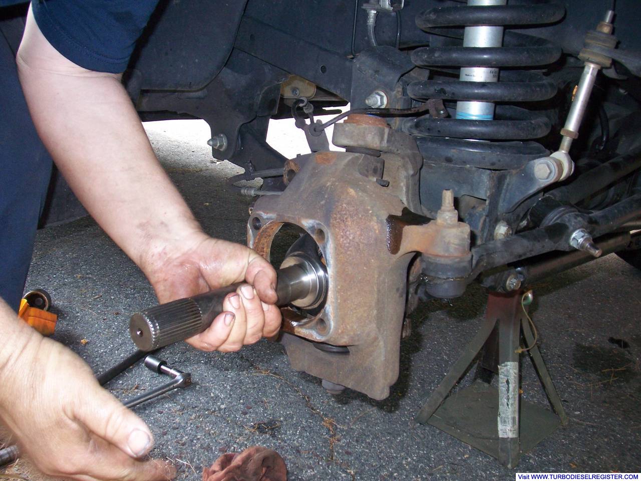 Installing the new axle asssembly