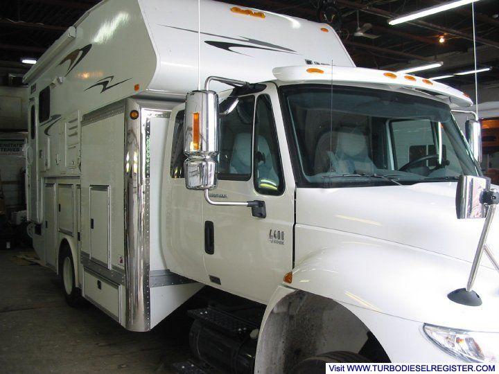 International_4400-Lance_Camper