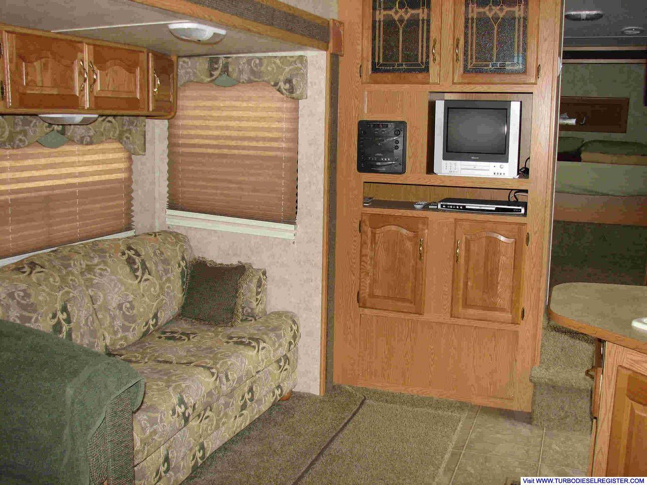 Living area of our '06 Cougar 314 EFS