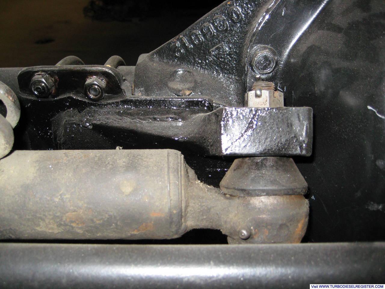 Modified steering ram mount