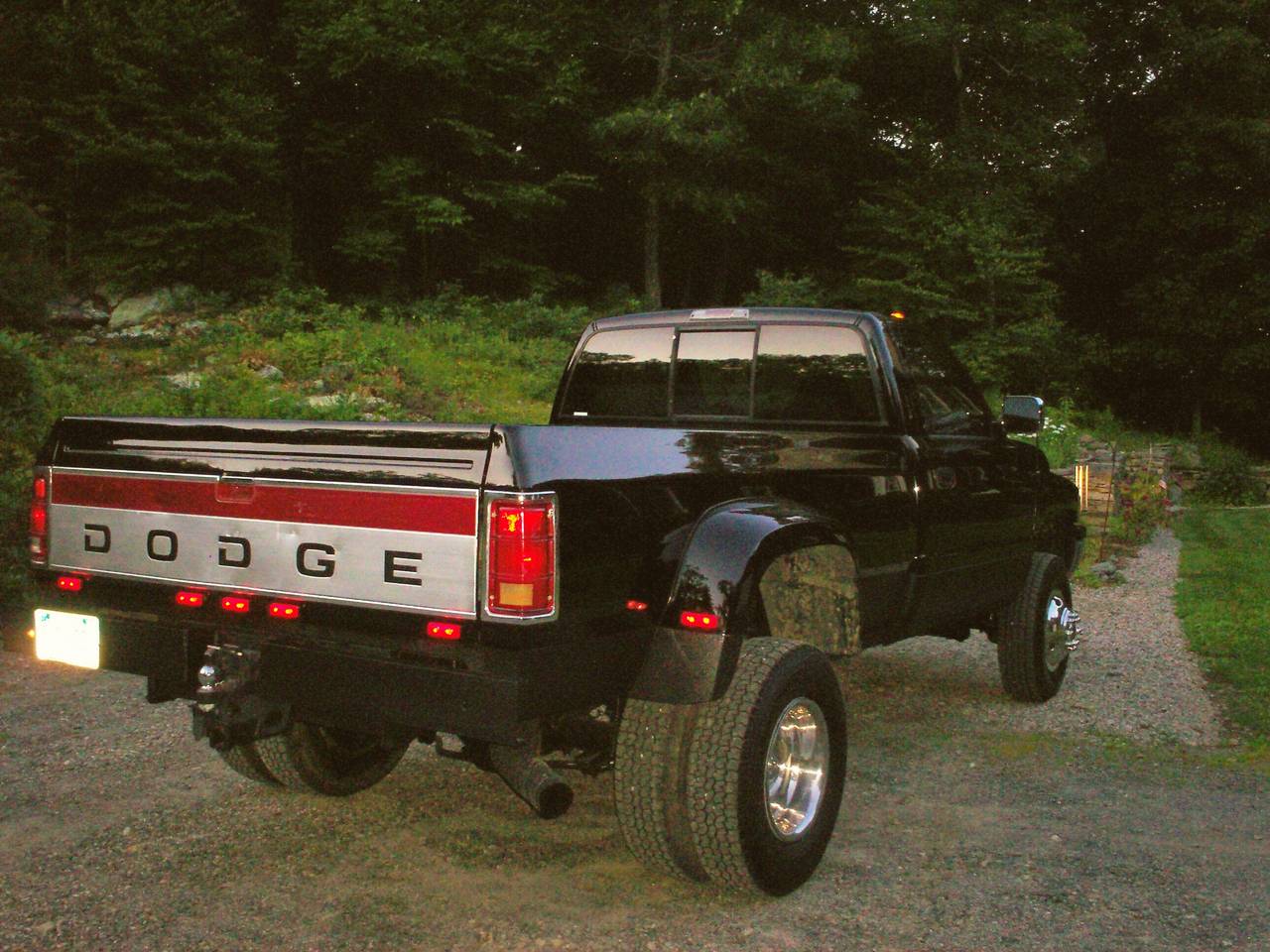 rear view of 97 dually with 92 bed