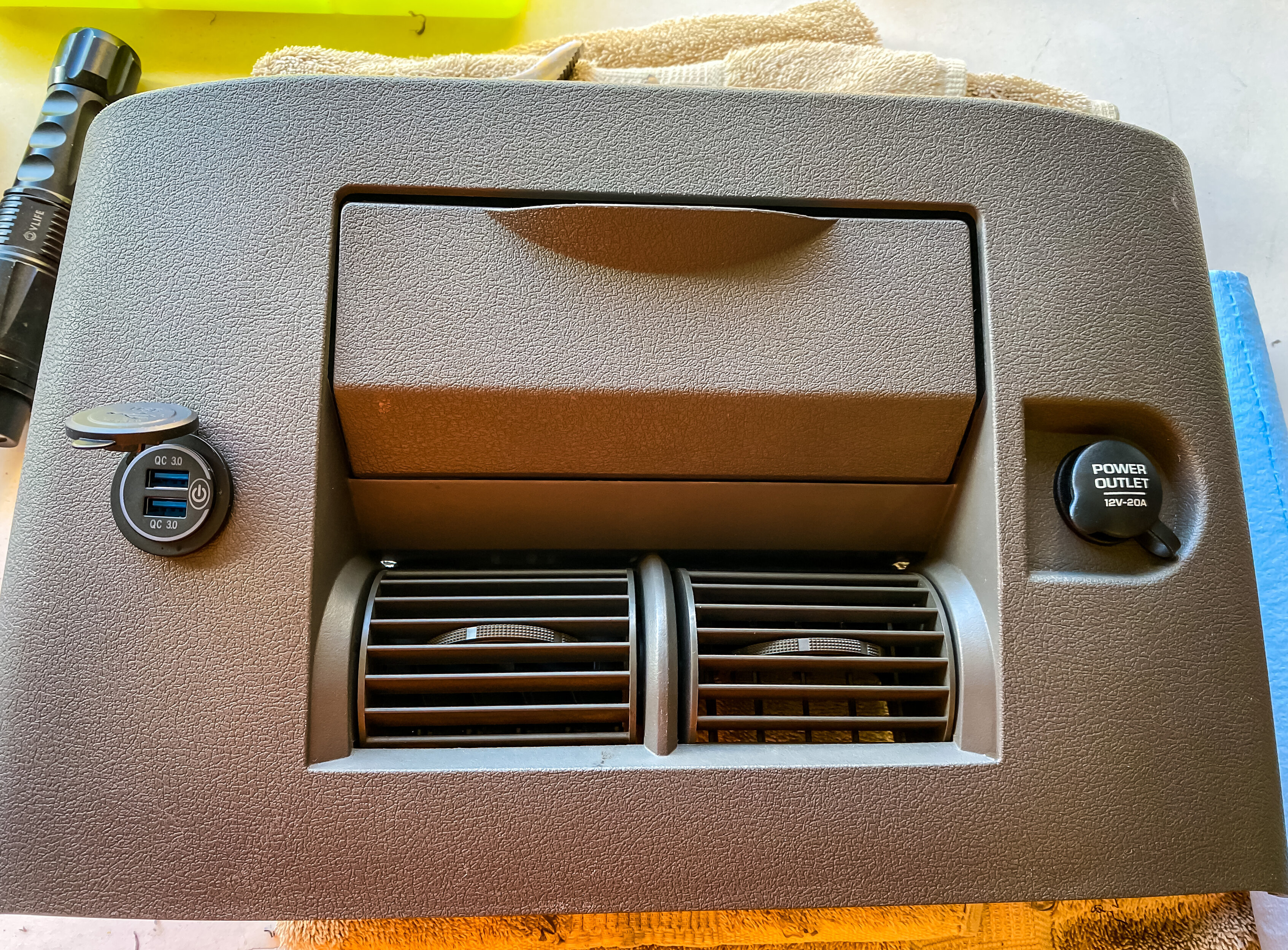 USB Installed in rear seat