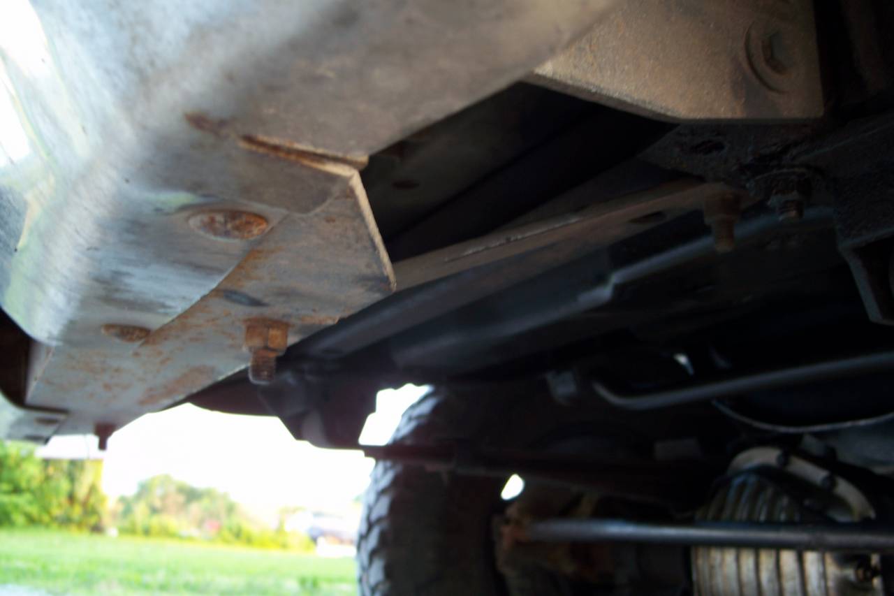 Winch mounting plate to frame brace